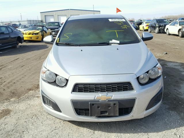 1G1JA5SH3G4107217 - 2016 CHEVROLET SONIC LS SILVER photo 9