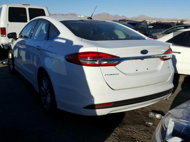 3FA6P0H77HR416605 - 2017 FORD FUSION SE WHITE photo 3