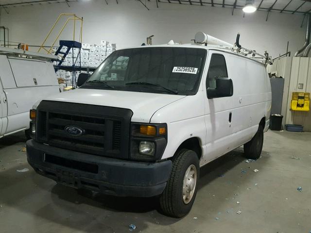 1FTNE24L19DA77960 - 2009 FORD ECONOLINE WHITE photo 2