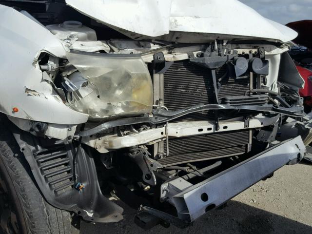 3TMKU4HN7BM028060 - 2011 TOYOTA TACOMA DOU WHITE photo 9