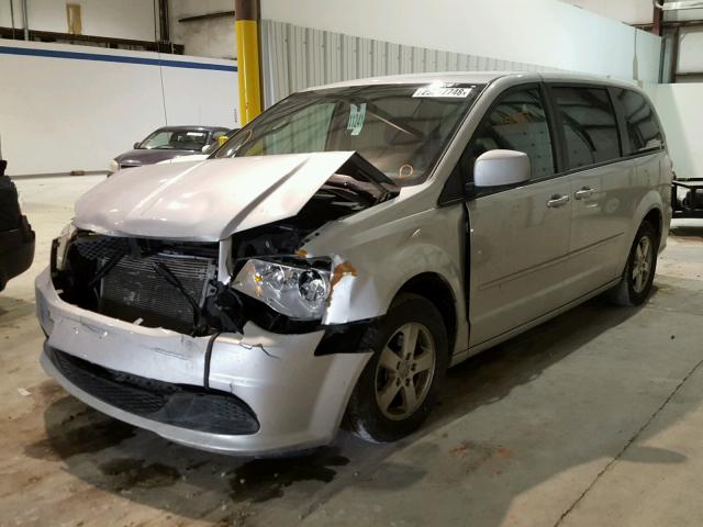 2D4RN3DG0BR738247 - 2011 DODGE GRAND CARA SILVER photo 2