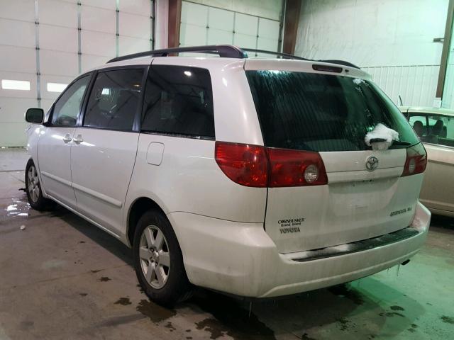 5TDZK22C87S045750 - 2007 TOYOTA SIENNA XLE WHITE photo 3