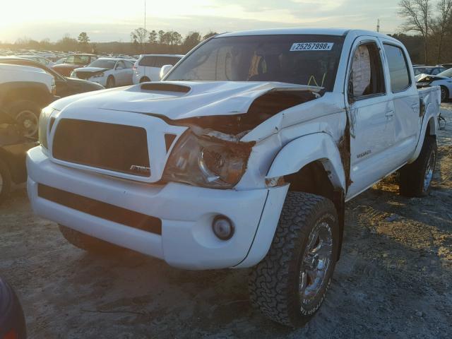 3TMJU4GN7AM102041 - 2010 TOYOTA TACOMA DOU WHITE photo 9