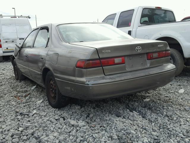 4T1BG22K1WU376735 - 1998 TOYOTA CAMRY CE GREEN photo 3