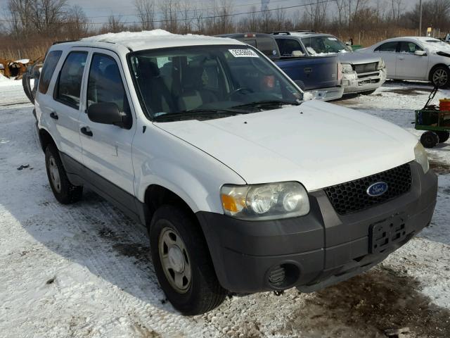 1FMCU92Z86KC14583 - 2006 FORD ESCAPE XLS WHITE photo 1