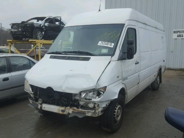 WD0PD744X65946392 - 2006 DODGE SPRINTER 2 WHITE photo 2