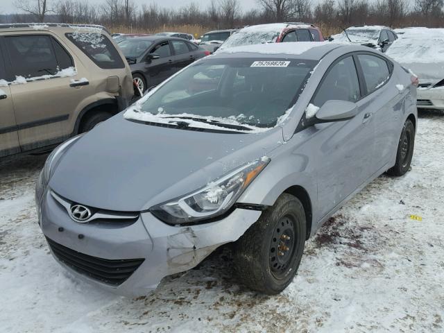 5NPDH4AE3GH674328 - 2016 HYUNDAI ELANTRA SE SILVER photo 2