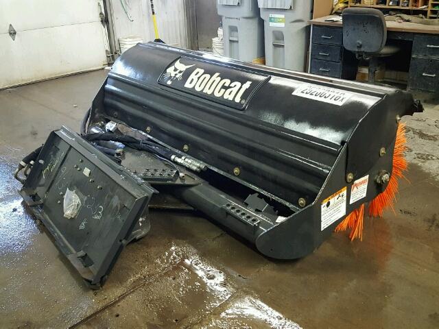 231420233 - 2014 BOBCAT SWEEPER BLACK photo 4