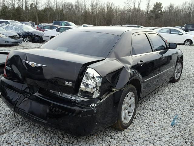 2C3KA53GX7H887662 - 2007 CHRYSLER 300 TOURIN BLACK photo 4