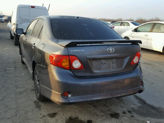 1NXBU4EE6AZ255895 - 2010 TOYOTA COROLLA BA CHARCOAL photo 3