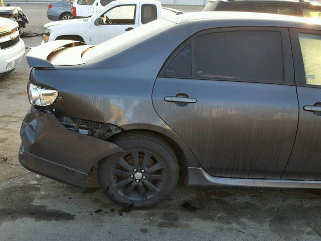 1NXBU4EE6AZ255895 - 2010 TOYOTA COROLLA BA CHARCOAL photo 9