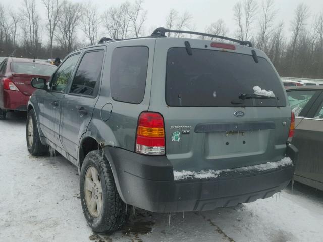 1FMYU93175KC11011 - 2005 FORD ESCAPE XLT GREEN photo 3