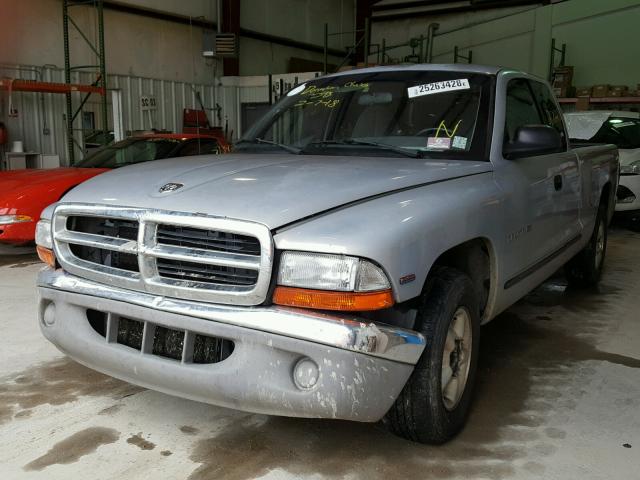 1B7FL22P0WS638317 - 1998 DODGE DAKOTA SILVER photo 2