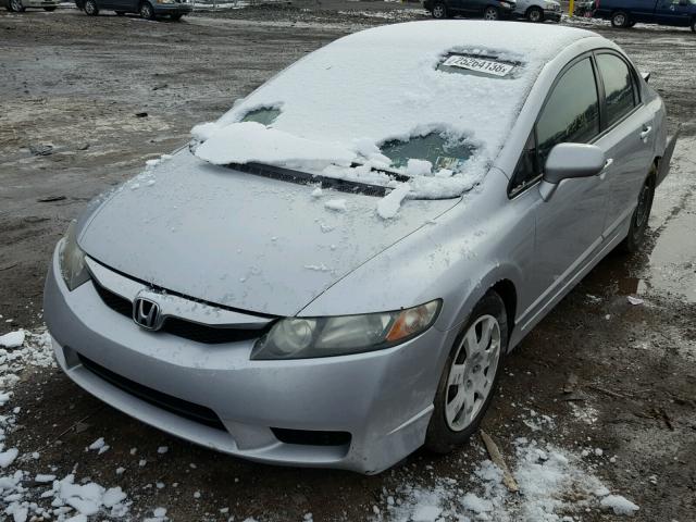 2HGFA15579H338345 - 2009 HONDA CIVIC LX SILVER photo 2