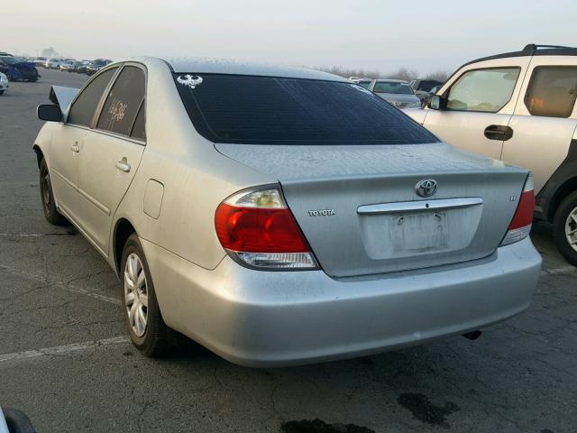 4T1BE30K95U960376 - 2005 TOYOTA CAMRY LE SILVER photo 3