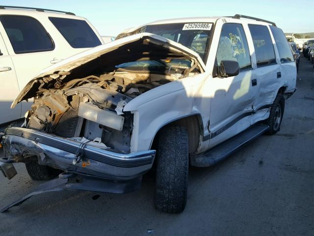 1GKEK13R6XJ789635 - 1999 GMC YUKON WHITE photo 2