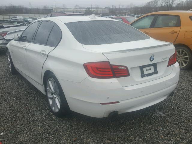 WBAFR7C55BC607266 - 2011 BMW 535 I WHITE photo 3