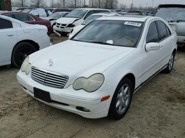 WDBRF61J13A421495 - 2003 MERCEDES-BENZ C 240 WHITE photo 2