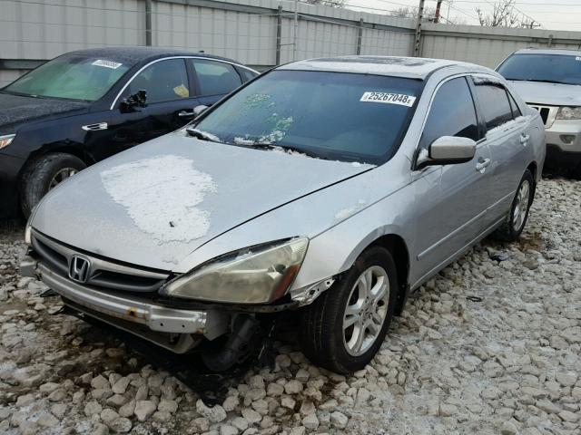 1HGCM56727A046454 - 2007 HONDA ACCORD EX SILVER photo 2