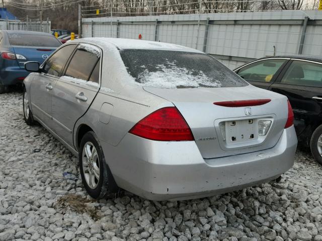 1HGCM56727A046454 - 2007 HONDA ACCORD EX SILVER photo 3