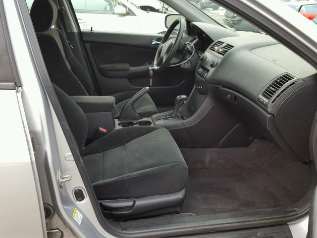 1HGCM56186A112239 - 2006 HONDA ACCORD VAL SILVER photo 5