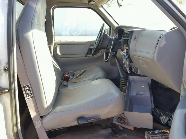 1FTYR10C5YPA42661 - 2000 FORD RANGER WHITE photo 5