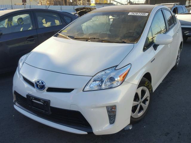 JTDKN3DU2F0460469 - 2015 TOYOTA PRIUS WHITE photo 2