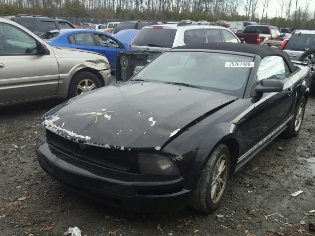 1ZVFT84N075217967 - 2007 FORD MUSTANG BLACK photo 2