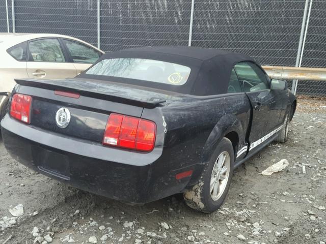 1ZVFT84N075217967 - 2007 FORD MUSTANG BLACK photo 4