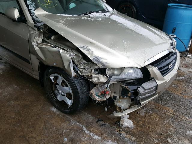 KMHDN56D85U165526 - 2005 HYUNDAI ELANTRA GL GOLD photo 9