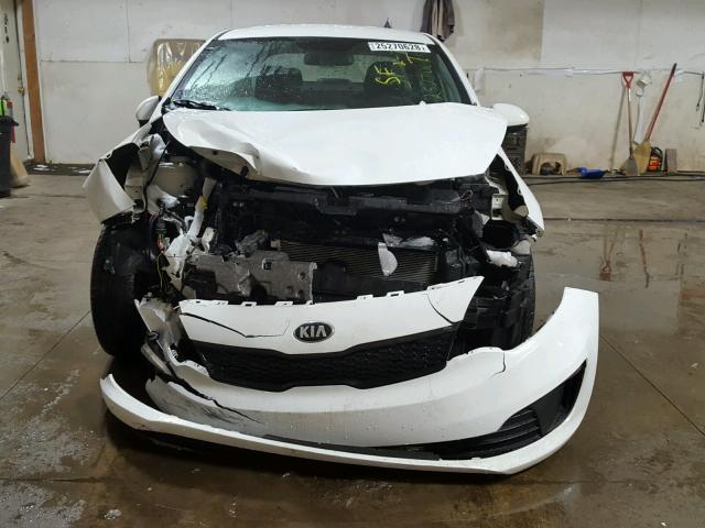 KNADM4A39G6606441 - 2016 KIA RIO LX Սպիտակ լուսանկար 9