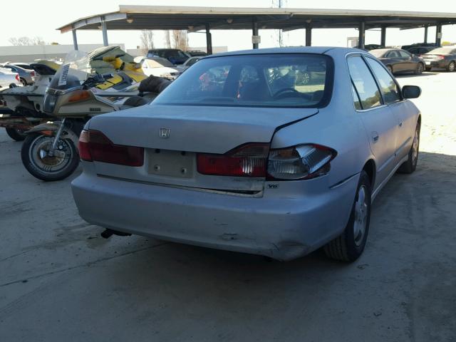 1HGCG1655WA026177 - 1998 HONDA ACCORD EX SILVER photo 4