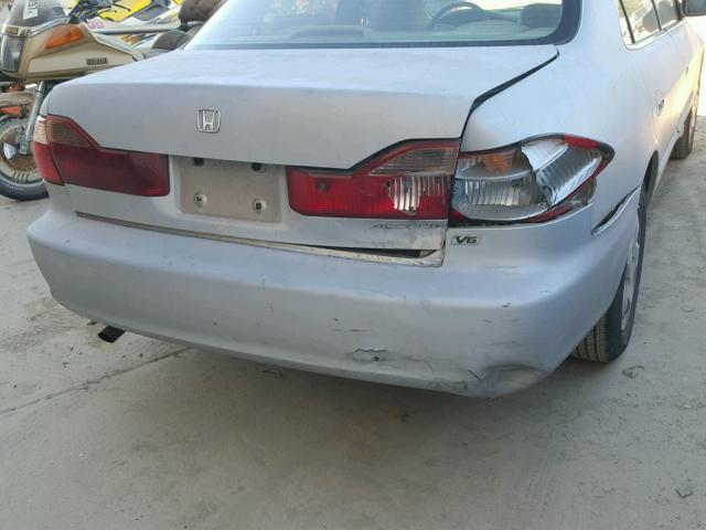 1HGCG1655WA026177 - 1998 HONDA ACCORD EX SILVER photo 9