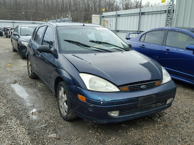 3FAFP37332R167078 - 2002 FORD FOCUS ZX5 BLUE photo 1