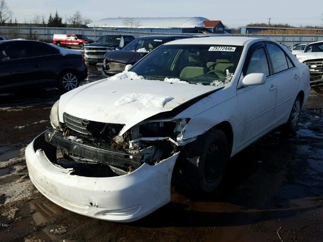 4T1BE32KX4U310290 - 2004 TOYOTA CAMRY LE WHITE photo 2