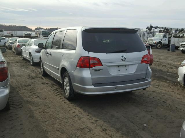2V8HW44189R544037 - 2009 VOLKSWAGEN ROUTAN S ვერცხლისფერი ფოტო 3