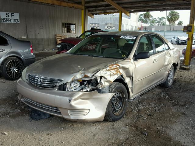 4T1BE32K96U729623 - 2006 TOYOTA CAMRY LE GOLD photo 2