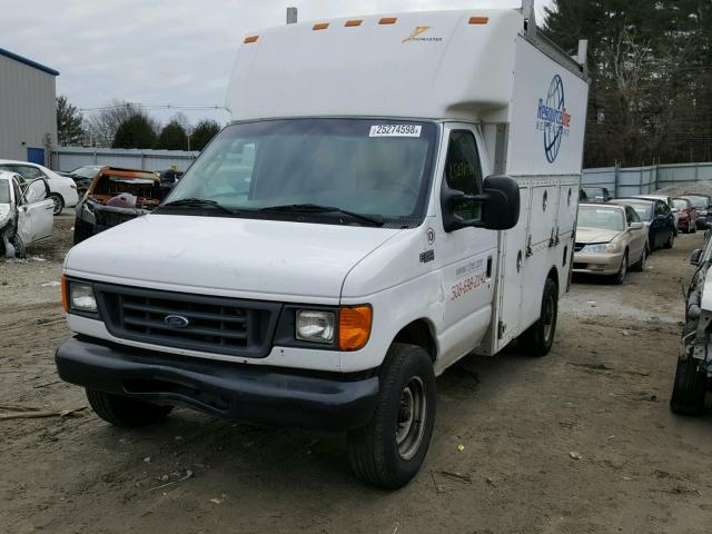 1FDSE35L63HA90383 - 2003 FORD ECONOLINE WHITE photo 2