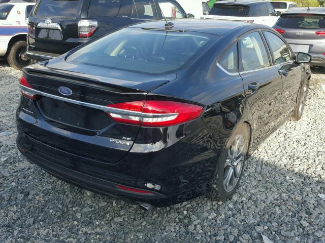 3FA6P0LU3HR230069 - 2017 FORD FUSION SE BLACK photo 4