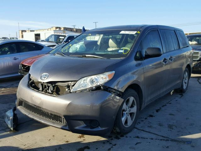 5TDKA3DC8BS007290 - 2011 TOYOTA SIENNA BAS CHARCOAL photo 2