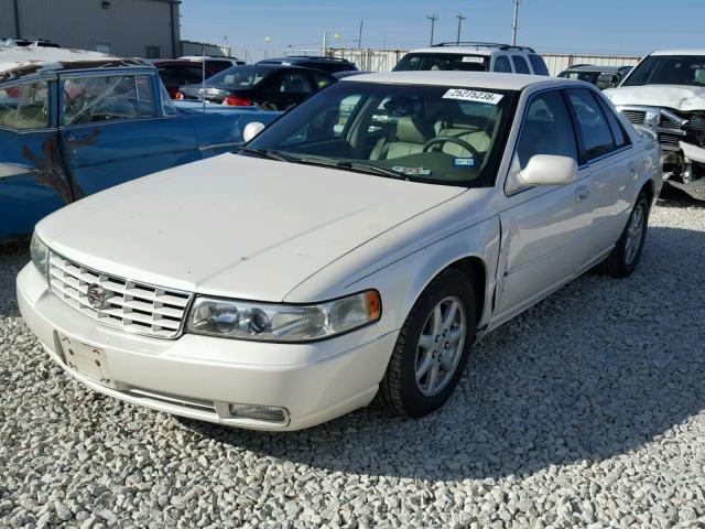 1G6KS54Y82U303848 - 2002 CADILLAC SEVILLE SL WHITE photo 2