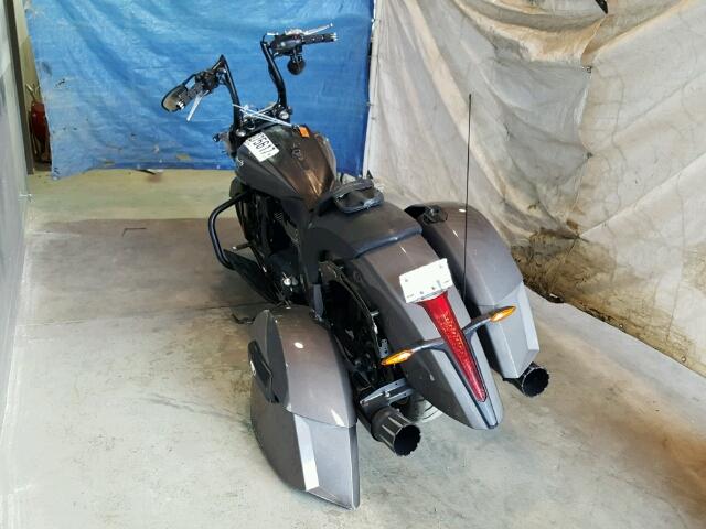 5VPDW36N8F3046236 - 2015 VICTORY MOTORCYCLES CROSS COUN Argent photo 3