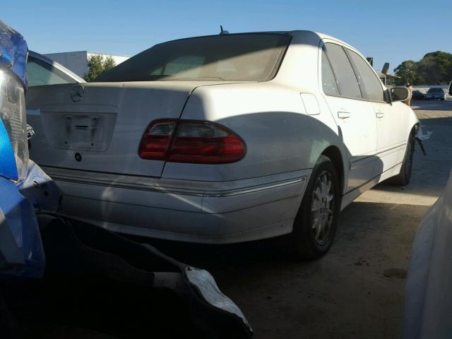 WDBJF65J31B157226 - 2001 MERCEDES-BENZ E 320 WHITE photo 4