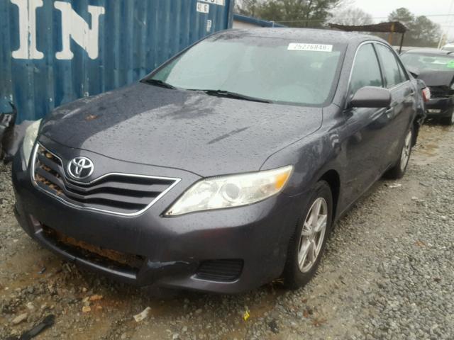 4T4BF3EKXAR007083 - 2010 TOYOTA CAMRY BASE GRAY photo 2