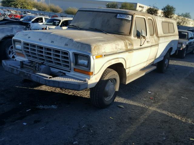 X26SKEJ5605 - 1979 FORD F250 SC 4X WHITE photo 2