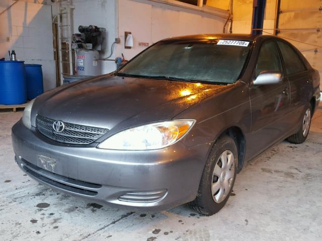 4T1BE32K13U700757 - 2003 TOYOTA CAMRY LE GRAY photo 2