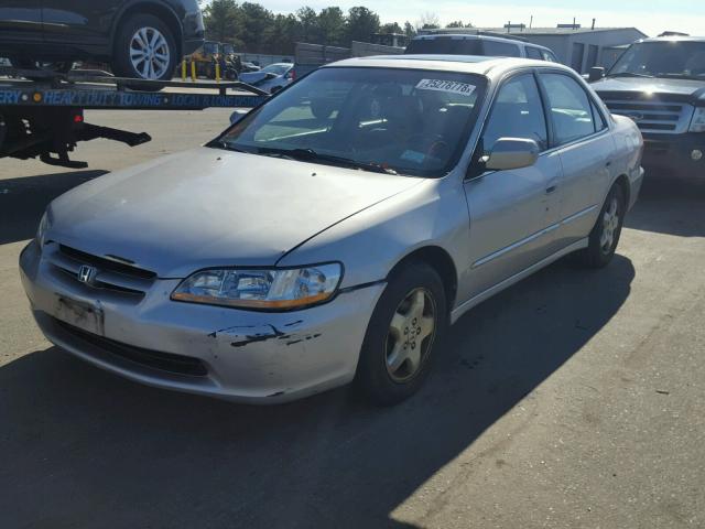 1HGCG1651XA004078 - 1999 HONDA ACCORD EX SILVER photo 2