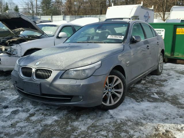 WBANV93529C132849 - 2009 BMW 535 XI GRAY photo 2