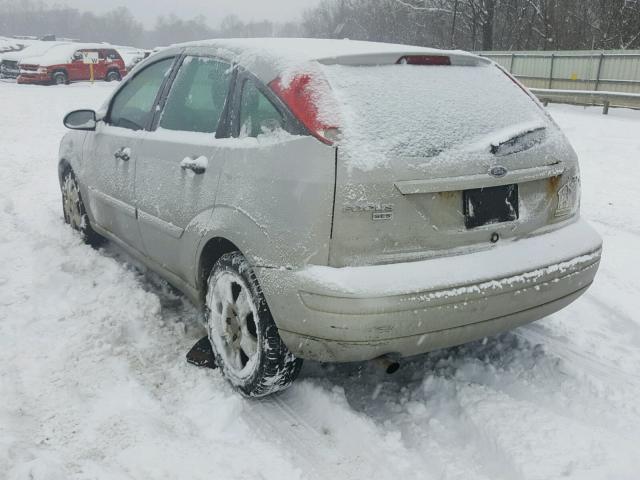 3FAHP37N55R140205 - 2005 FORD FOCUS ZX5 SILVER photo 3