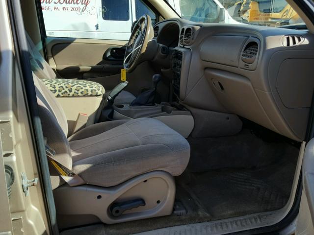 1GNDT13SX42247913 - 2004 CHEVROLET TRAILBLAZE GOLD photo 5